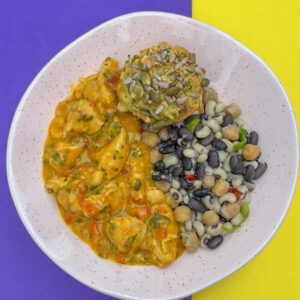Low Carb - FRANGO GRELHADO COM MUFFIN DE VEGETAIS E GRÃOS